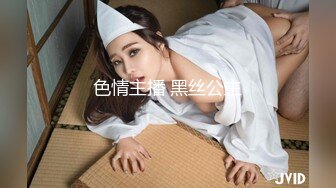 十一月最新流出大神潜入水上乐园更衣室四处移动偷拍换衣服的美女❤️丸子头美女和她的高挑闺蜜