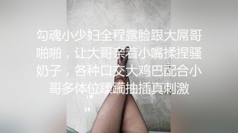 高清！美女的舌头真厉害，一吸一舔射一嘴巴，美女猛吃