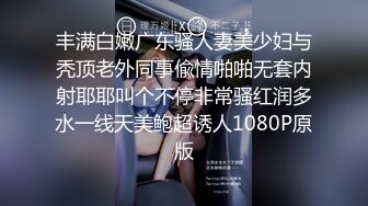 《硬核炸弹》最近疯传的清纯眼镜长腿系在女厕公然修洞无视身边上厕所的人一脸懵逼清洁大妈见过世面淡定无比